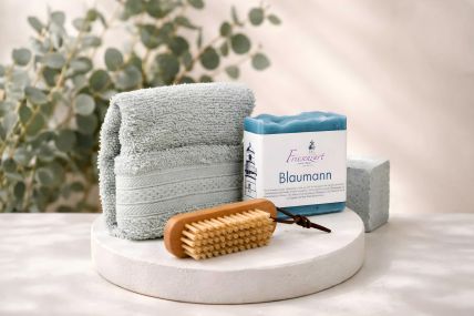 Blaumann Pflegeset – Naturseife + Handtuch + Bürste