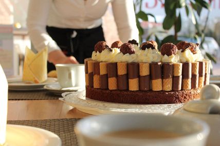 "2 für 1" Tasse Kaffee/Tee und ein Stück Kuchen/Torte
