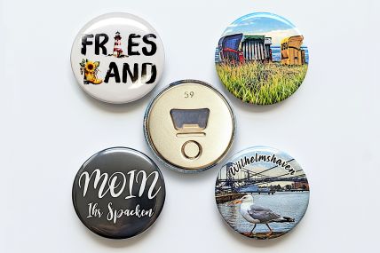 Handgefertigte Flaschenöffner-Buttons mit Magnet
