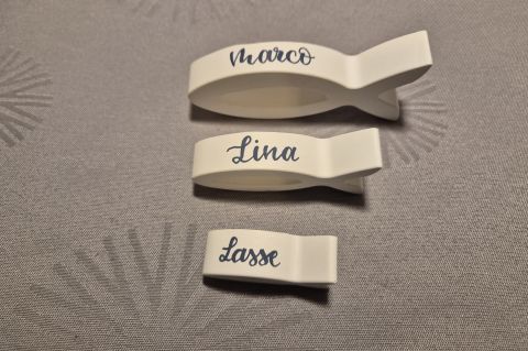 Personalisierter Keramikfisch als Platzkarte