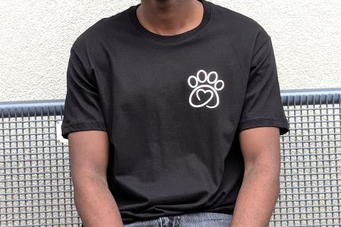T-Shirt Tierliebe–Pfote mit Herz, Farbe: Schwarz, Druck: Weiß