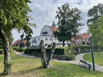Öffentliche Toilette im Mehrgenerationenpark