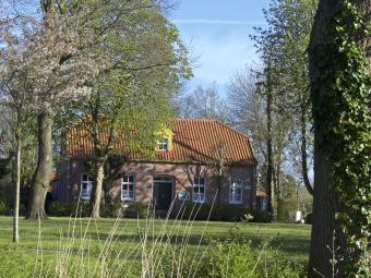 Rastplatz / Fahrradschutzhütte beim Jugend- und Kulturhaus in Visquard 