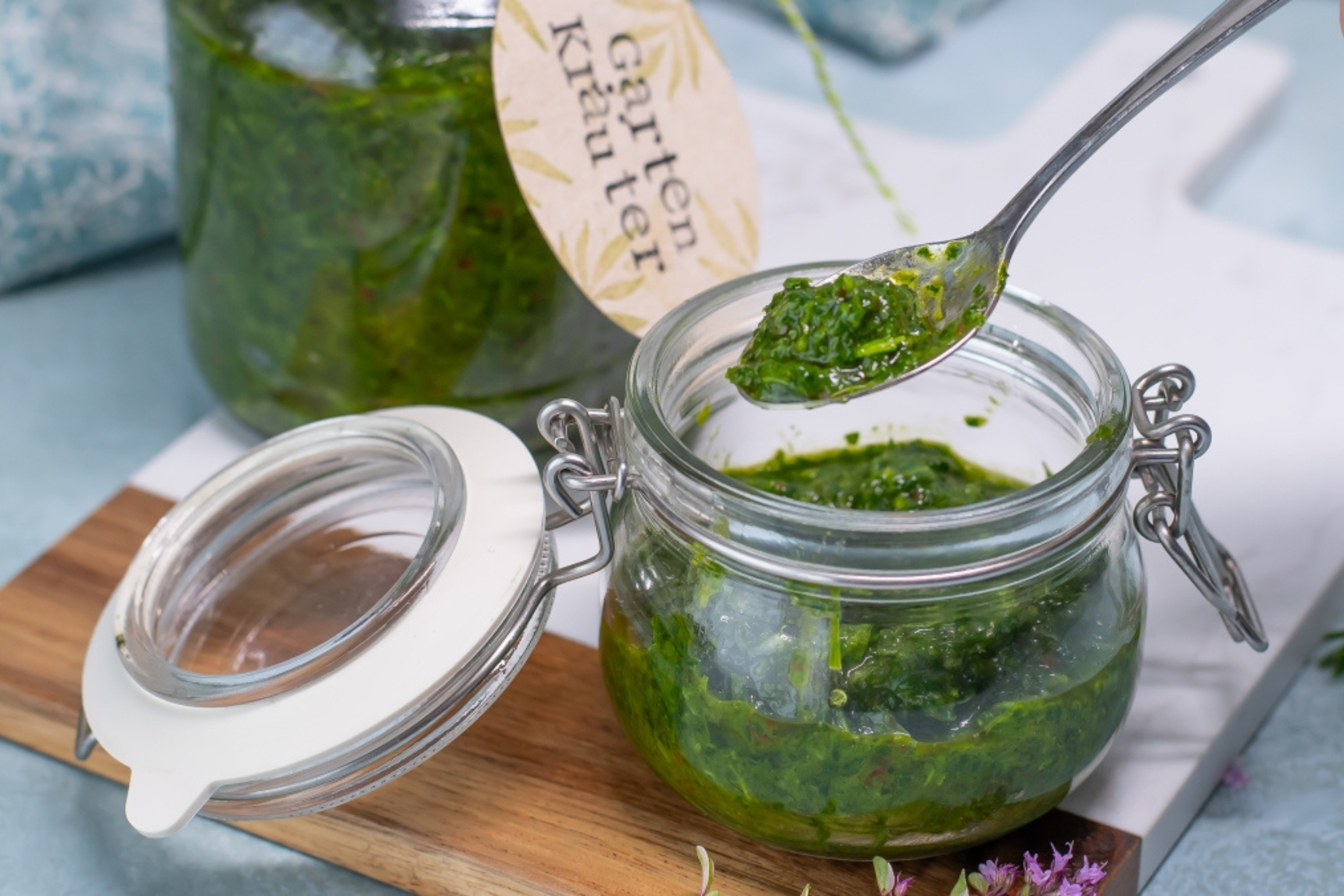 Sommer im Glas: Kräuter haltbar machen