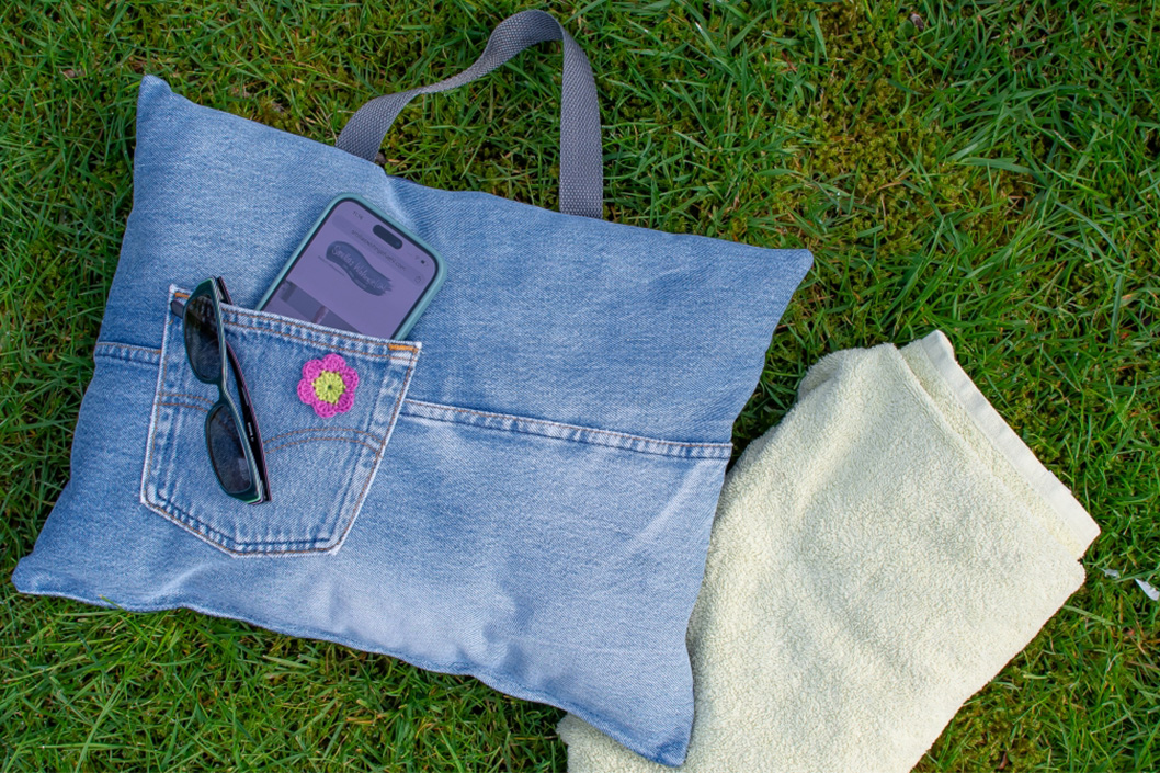 Upcycling-Projekt: Outdoor-Kissen nähen aus alter Jeans