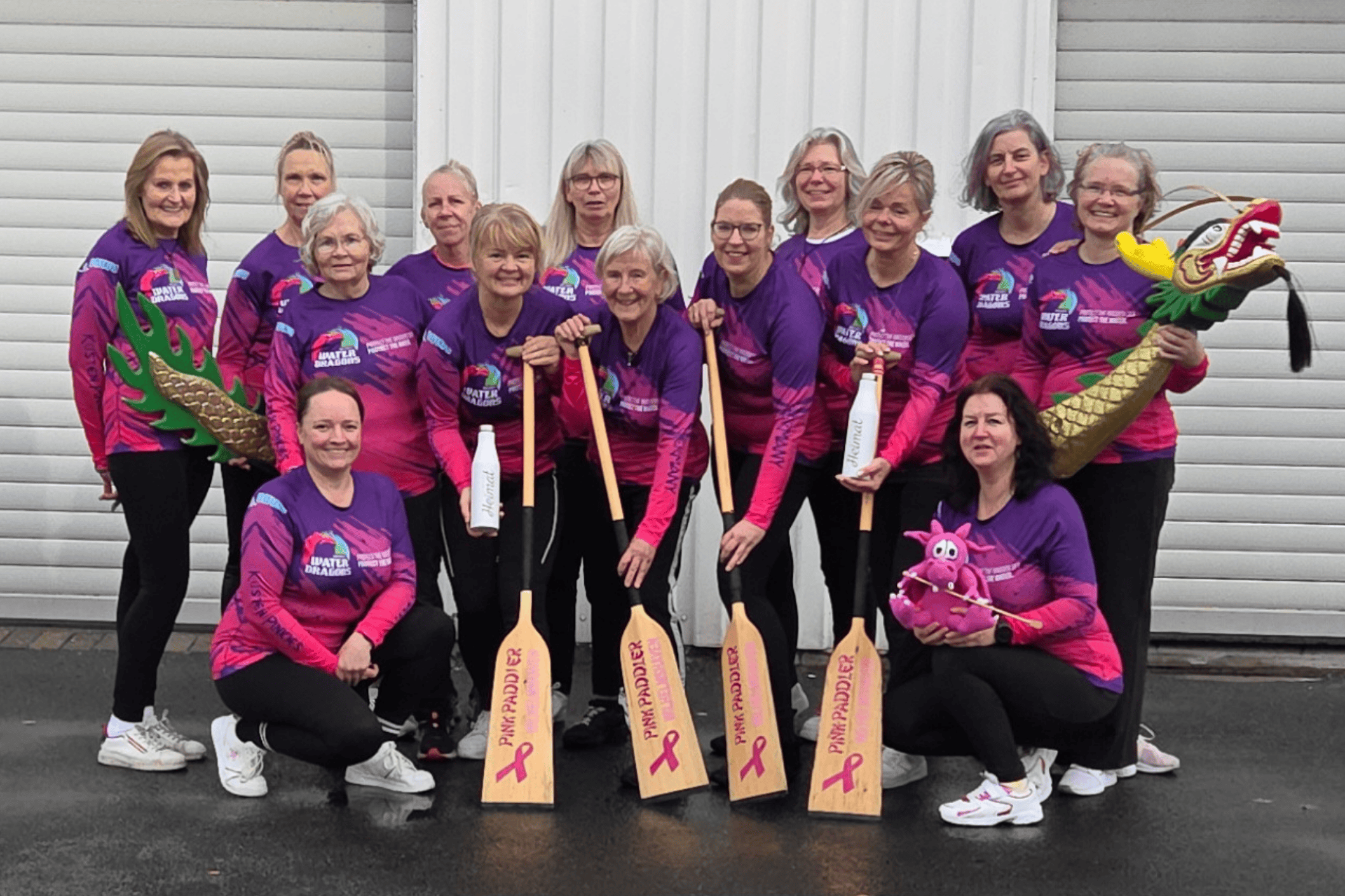 Das Drachenboot-Team "Küsten Pinkies" aus Wilhelmshaven.